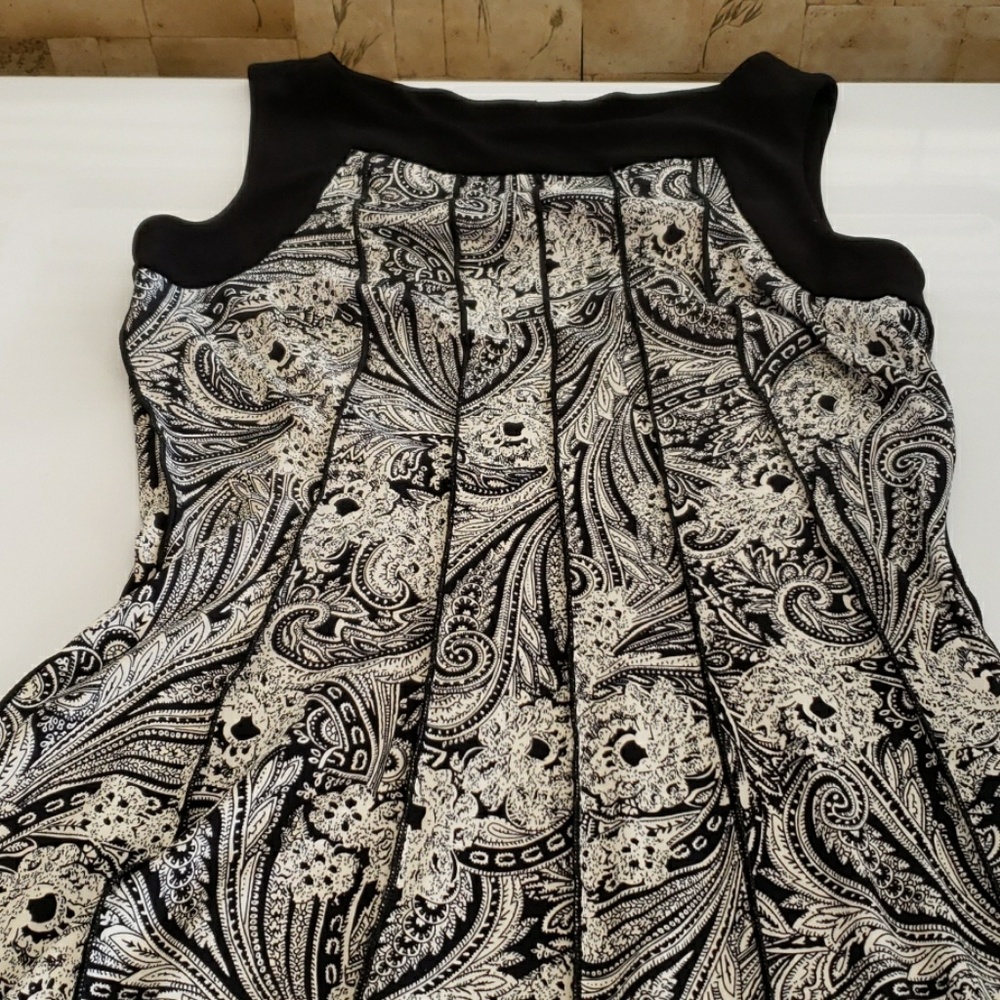 Dress - Picture 2 of 5